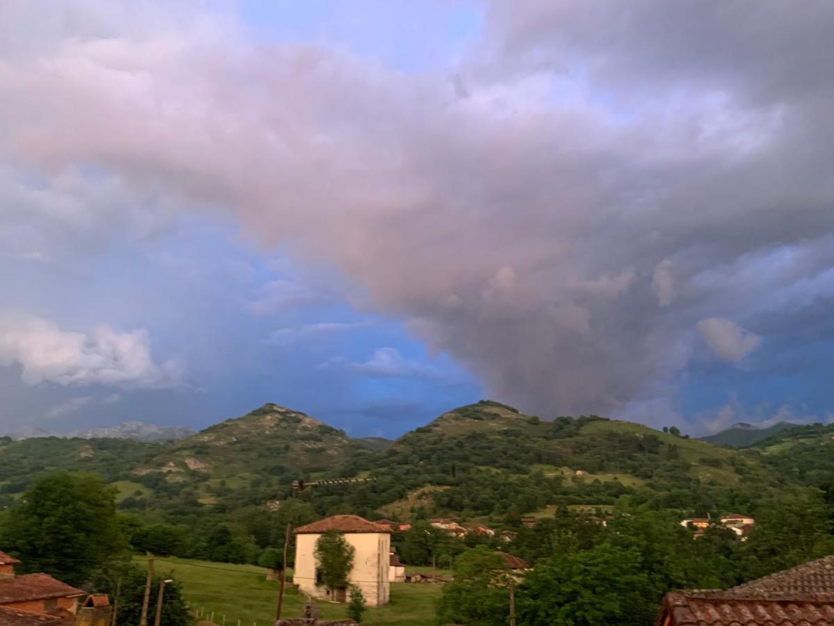 Posada El Pareon Sirviella ภายนอก รูปภาพ