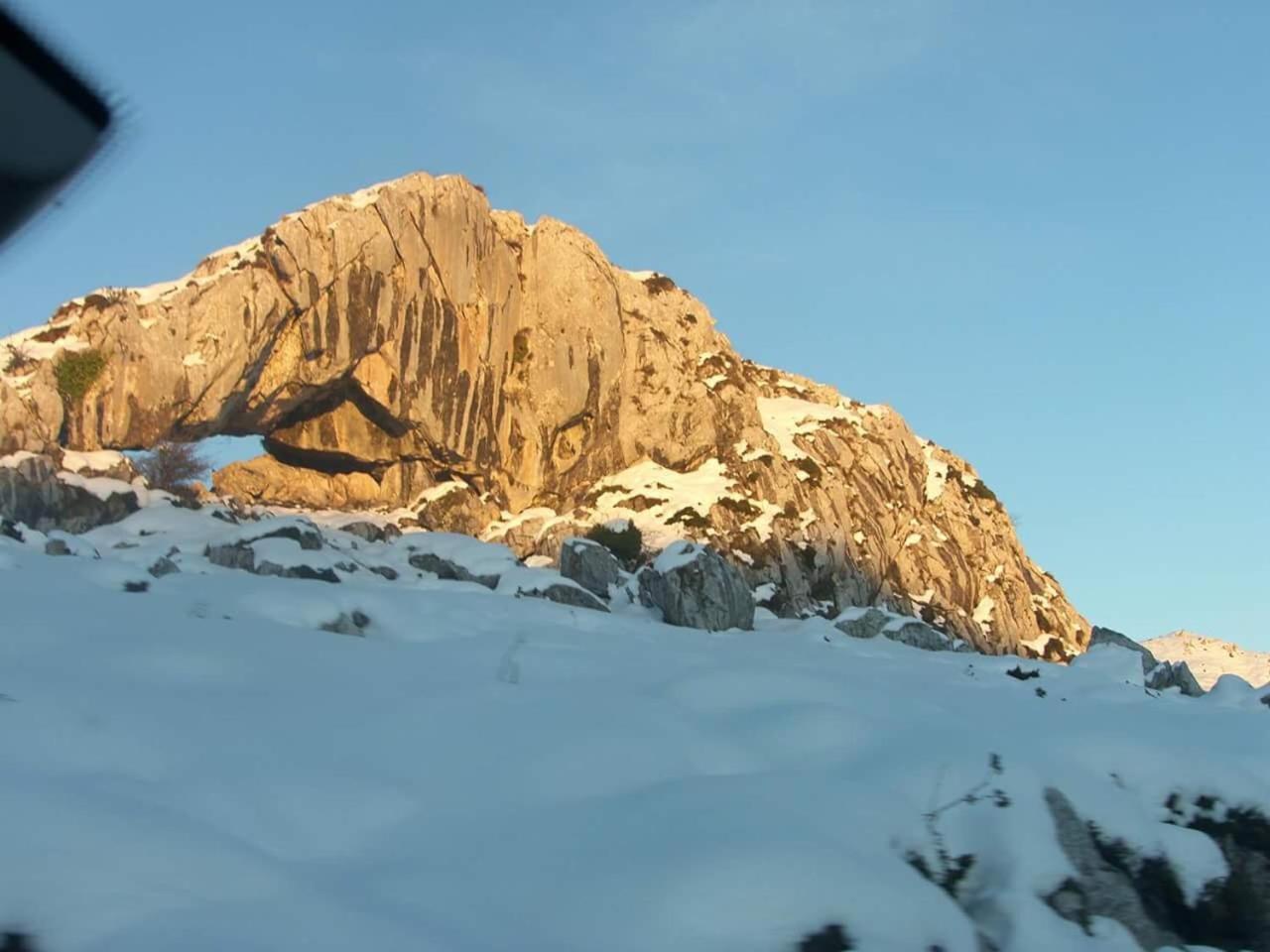 Posada El Pareon Sirviella ภายนอก รูปภาพ